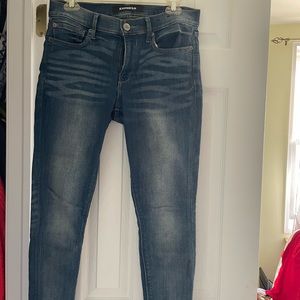 LIKE NEW!! Express Mid Rise Stretch Jean Legging  size 6S Short!